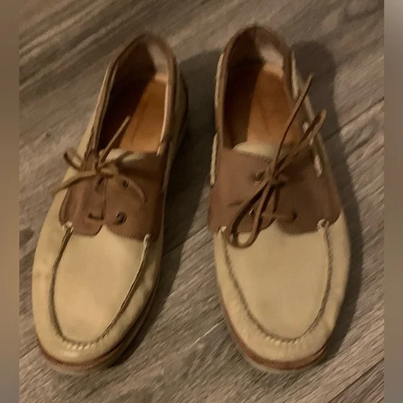 Tommy Bahama Mens Boat Shoes, Brody,11 M, Good Condition, Some Loose Stitching - Picture 3 of 14